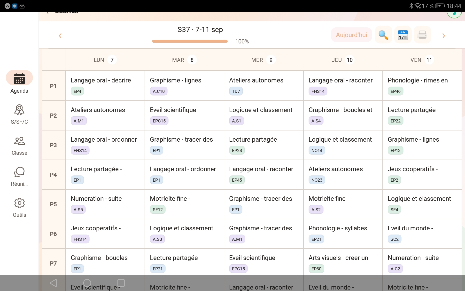 Vue semaine du JDC Numérique sur tablette — grille 5 jours avec compétences